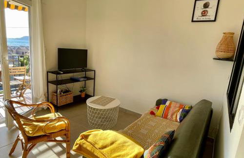 Appartement cosy vue mer à 50 m de la plage - refait à neuf et climatisé - Foto 4