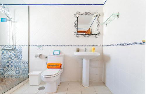 Casa Lili - Shared Pool - Close to Seafront Promenade - Sea Views from upper terrace - Foto 13