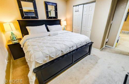 *H* 5BR Home Getaway w/HOT TUB ** - Foto 33