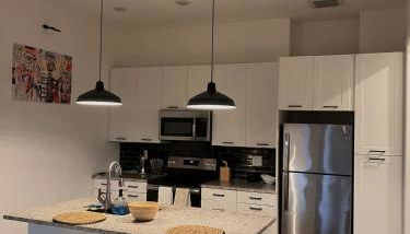 Top Floor Downtown 1BR, Stadium Views, 5 Min Walk to Stadium - Foto 2