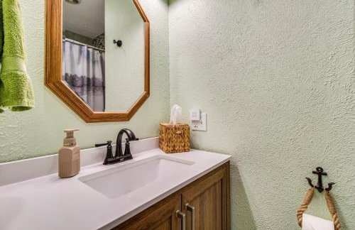 Cotter Home with Deck about 1 Mi to Big Spring Park! - Foto 21