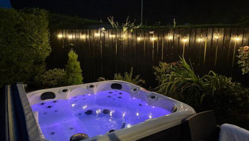 Allt Mor Retreat with Hot Tub - Foto 2, Garden, Garden view