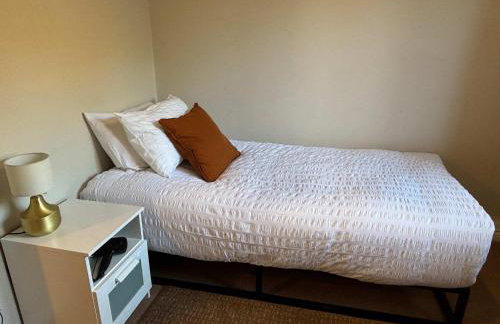 WS10 Contractor House 3 Bed 3 Bath with Parking - Foto 25