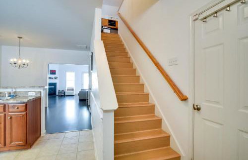 Inviting High Point Townhome with Patio and Privacy! - Foto 15