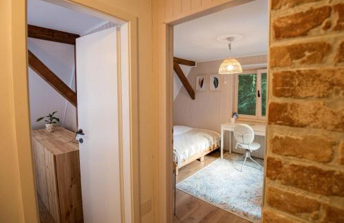 Forest Cabin Nest-Family Retreat for 7 with Sauna & Hot tub - Foto 14