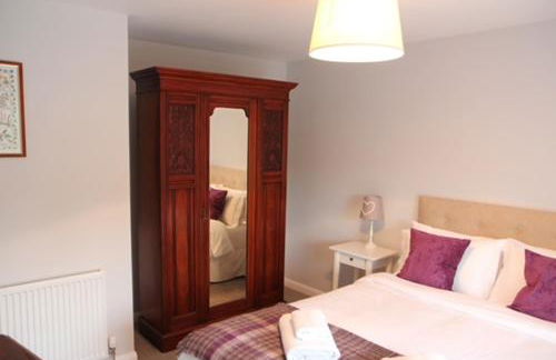 Charming St Davids Cottage with Cathedral Views - Photo 17