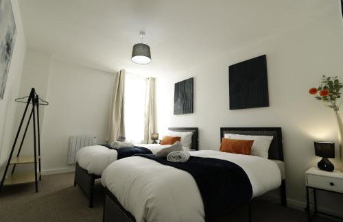 d-Entire 2-Bedroom Apartment in the bustling City Centre WIFI TRAIN & BUS STATION - Foto 7