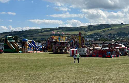 Dog Friendly Lovely Caravan by Beach Prestatyn N Wales 6 Berth Read full Host details before booking Mon in to Fri out Fri in to Mon out Mon to Mon Fri to Fri ONLY - Foto 36