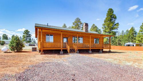 Hike and Snow Play! Overgaard Home with Fireplace - Foto 3