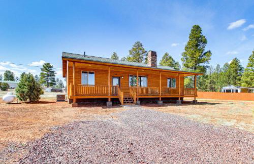 Hike and Snow Play! Overgaard Home with Fireplace - Foto 3