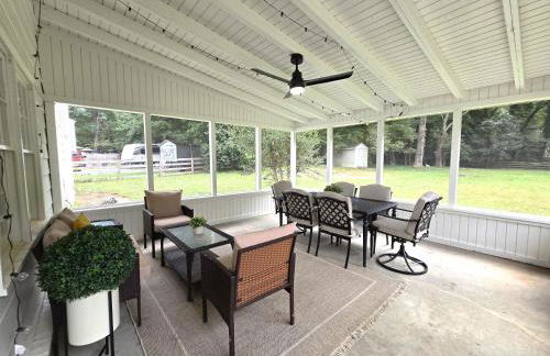 Cozy 5BR Family Retreat Firepit Games Patio - Foto 32