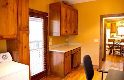 Secluded Cabin - Games, Fire Pit, Hot Tub, Pet OK - Foto 46