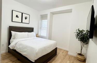 The Signature Modern Flat - Photo 1