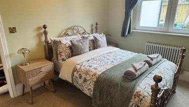 Moody House - Photo 2