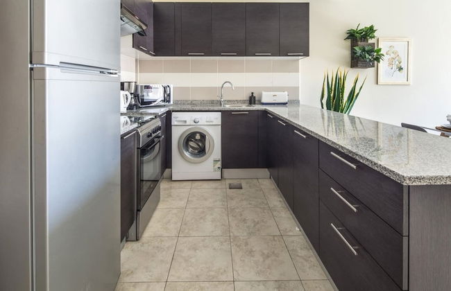 Signature Living in Modern 1BR Apartment at Jvt! - Foto 9