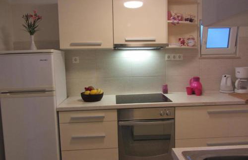 Holiday Home Lujo - Photo 22