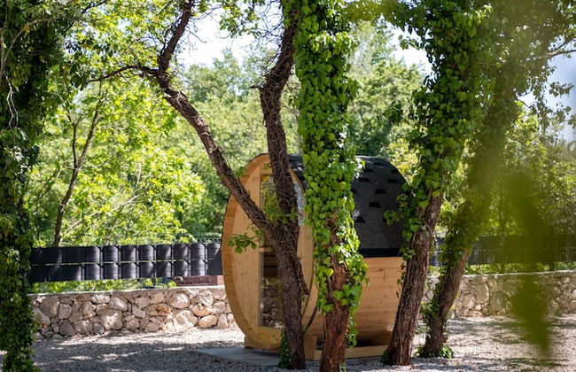 Villa PORTUM - Where Serenity & Comfort meet, Luxurious Woodland Retreat with Private Heated Pool & Amenities - Foto 29