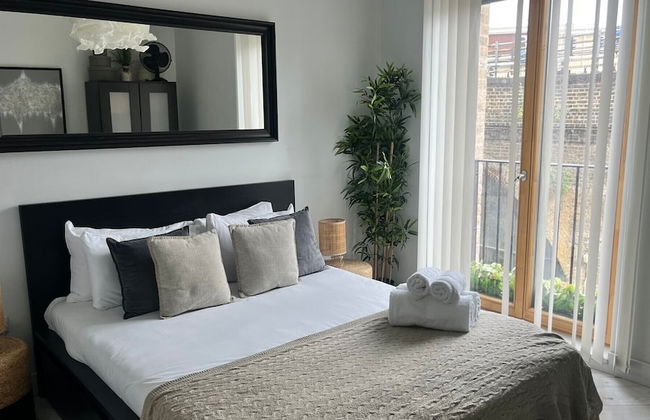 Notting Hill 2-bed Apt With Balcony, 1 min to Tube - Photo 6