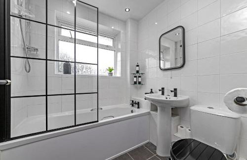 Supreme Luxury Apartment-Close to Airport-Free Parking - Foto 7