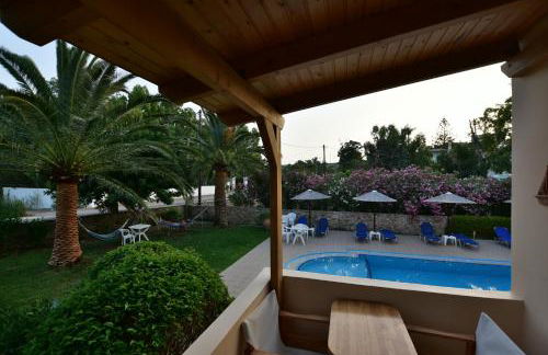 Flisvos Rooms - Photo 13