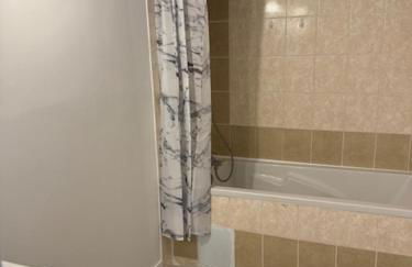 OULLINS T3 COSY 70M2 - 6 Pers 2 Chambre - 2 Mezzanines Métro & centre à Pied - Foto 42