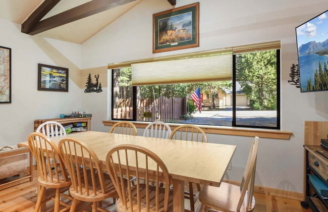 Elm Street Getaway Sleeps 8! - Foto 24