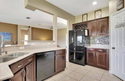 Valrico's Hidden Gem A Stunning 3-Bedroom Oasis Awaits! - Foto 20