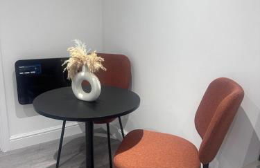 Exclusive, newly built detached garden studio, private and self-contained, within family home grounds - Foto 7