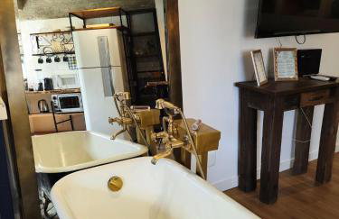 O Refúgio 202 Loft Exclusivo com Banheira Vitoriana em Gramado - Foto 10