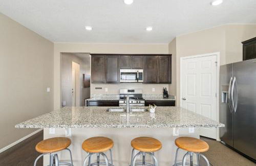 Windshire Retreat with Pool, Garage and Pet-Friendly - Foto 8