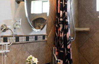 Spacious 4BR House Free Parking w Backyard BBQ - Foto 51