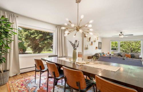 Mid-Century Mod - 7 BR Sleeps 22 - Hot Tub & Game Room - Foto 7