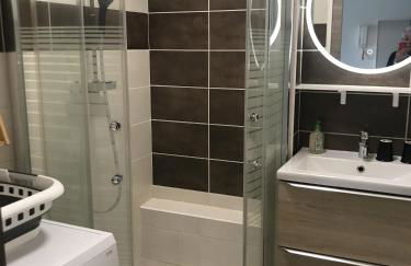 2 pièces avec terrasse -Calme-Sans vis à vis-garage-centre de Cannes - Foto 6