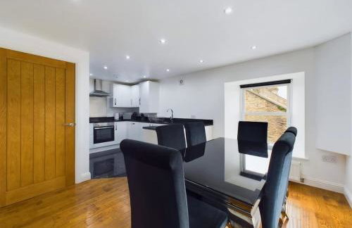 Modern 4 Bed Walk to Pubs, Shops and Countryside - Photo 21