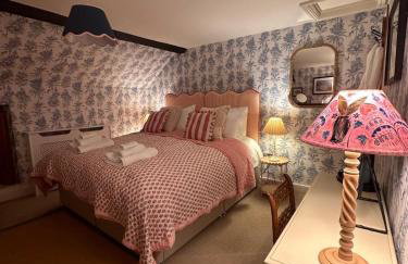 Elegant Number Two - Photo 2