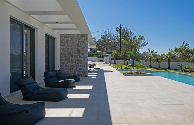 Aethra Grand- Luxury 5-bed Villa 850m From Beach - Foto 9
