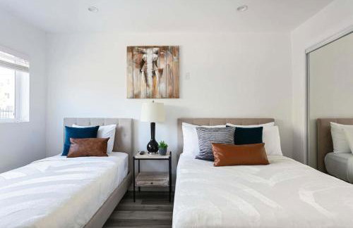 Spacious 4BR Townhouse with Free Parking Near DTLA - Foto 23