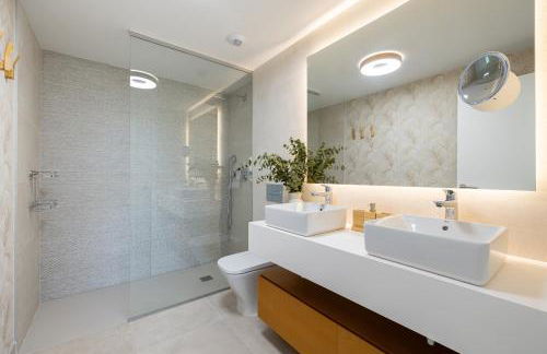 Luxury House Chaparral Golf E12 by AORA STAY - Photo 36