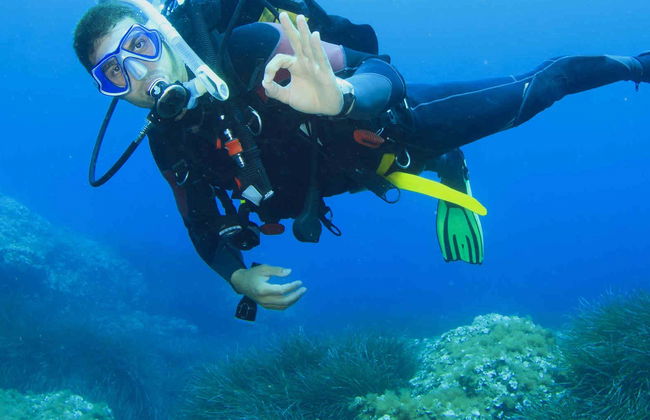 Bautismo de buceo en Puerto Addaya - Foto 1