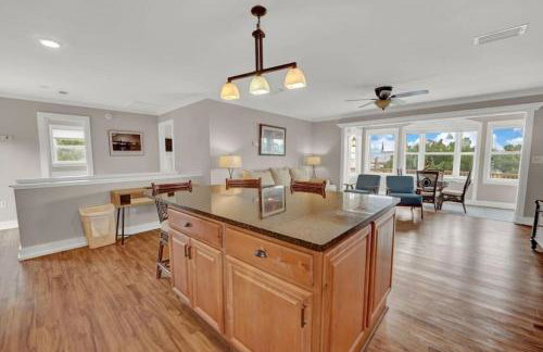 Pet-Friendly Bay View Home w/ Screened Pool Near Lighthouse - Foto 39