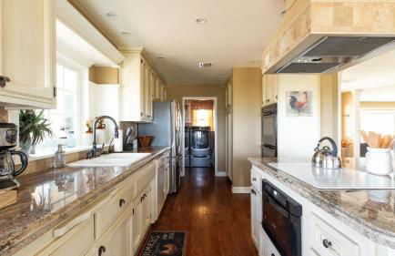 4.5 Acre Secluded Ranch w Panoramic Views • Fire Pit Olive Ranch by AvantStay - Foto 34