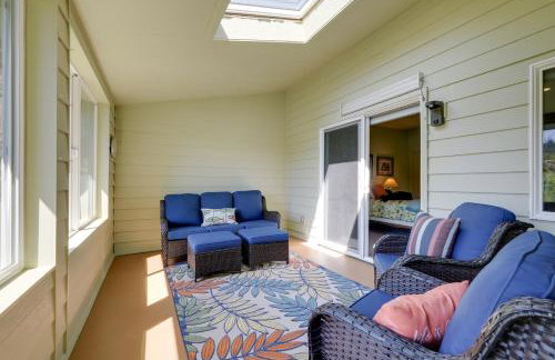 On McKenzie River! Home with Scenic Sunroom - Foto 29