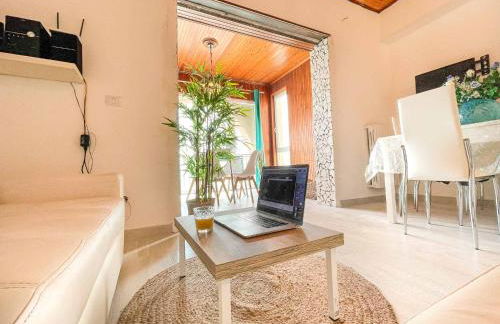 Athena Sea front Apartment, Parking & Pool - Foto 32