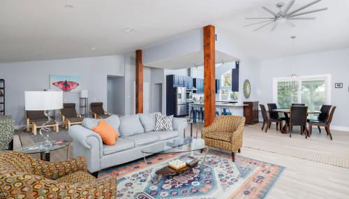 Casa Mariposa Newly Renovated Firepit*Fireplace*Great Deck*Pets Welcome! - Foto 3