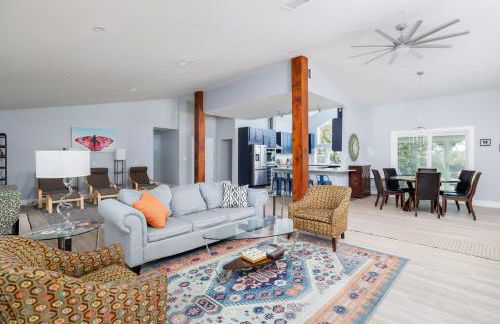 Casa Mariposa Newly Renovated Firepit*Fireplace*Great Deck*Pets Welcome! - Foto 3