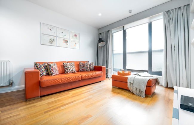 Two Bedroom Flat With Balcony in Central Wimbledon by Underthedoormat - Foto 9
