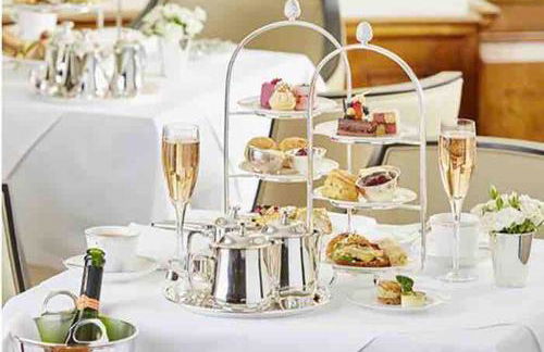 Central 2-Bed Apartment with Balcony & Parking - Foto 33