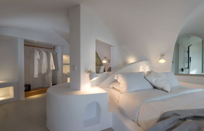 Nefeles Luxury Suites - Photo 8