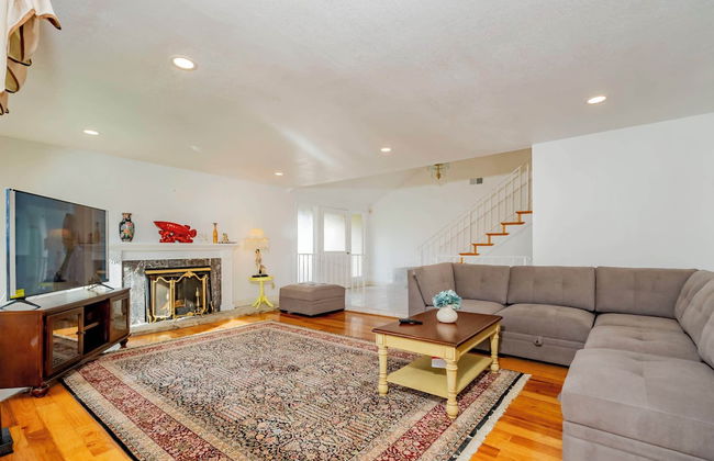 Serene Retreat & Modern Comforts in Rowland Heights - Foto 26