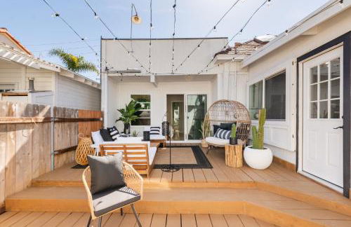 Walk to Beach! Patio, Rooftop, Yard, BBQ! Downtown Huntington - Photo 6